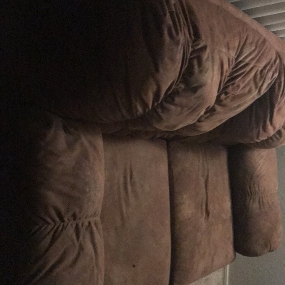 Furniture need gone today! - Picture 4 of 5